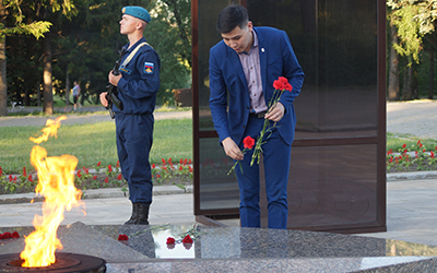 Возложение цветов