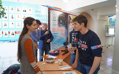 Консультация абитуриентов в День открытых дверей в ОмГПУ