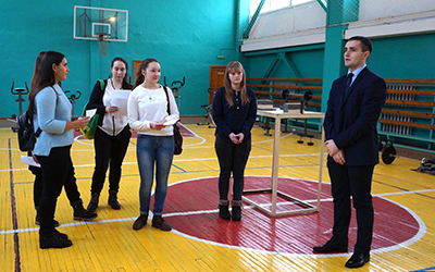 Предоставление старшеклассникам полной информации об учебных заведениях и о порядке поступления в них