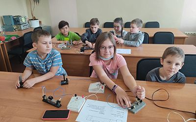 В ОмГПУ проходит детский лагерь по робототехнике