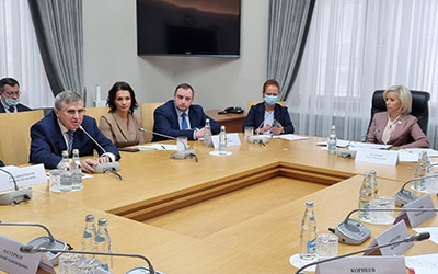 Профессор ОмГПУ О.Н. Смолин принял участие в первом заседании Государственной Думы восьмого созыва