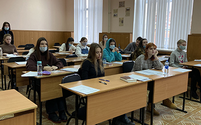 В ОмГПУ прошел региональный этап Всероссийской олимпиады школьников по МХК