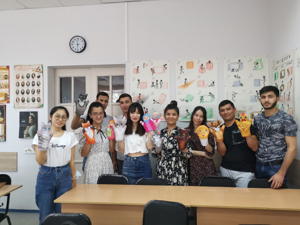 Международный кукольный театр