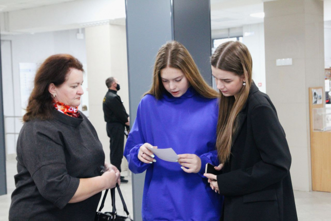 Более ста школьников Омской области стали участниками Мастерской игр в ОмГПУ
