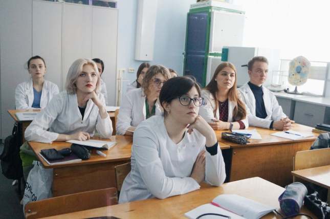 студенты факультета естественнонаучного образования