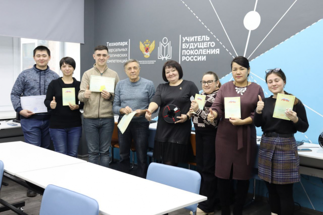 Педагоги «Точек роста» учатся работать с 3D-принтерами в Технопарке ОмГПУ