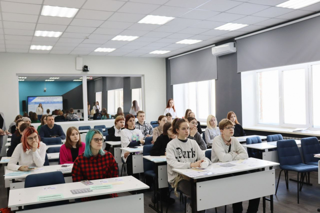 В ОмГПУ прошел День специальностей для школьников