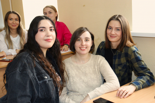 студенты ОмГПУ