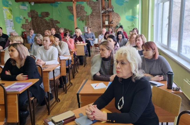 Преподаватель ОмГПУ рассказал педагогам о проблемах нравственного воспитания школьников